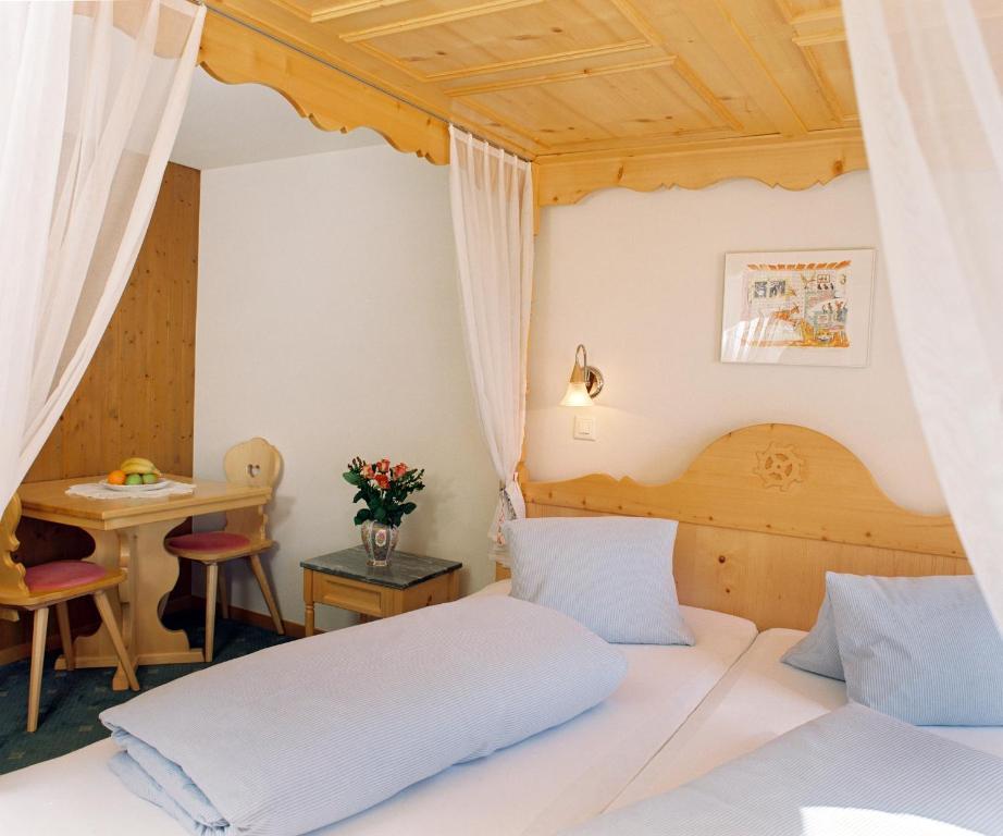 Hotel Alpsu Disentis Zimmer foto